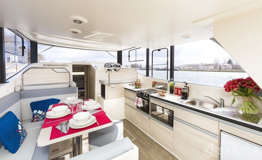 Le Boat Horizon 1 - Yacht Charter Sailica