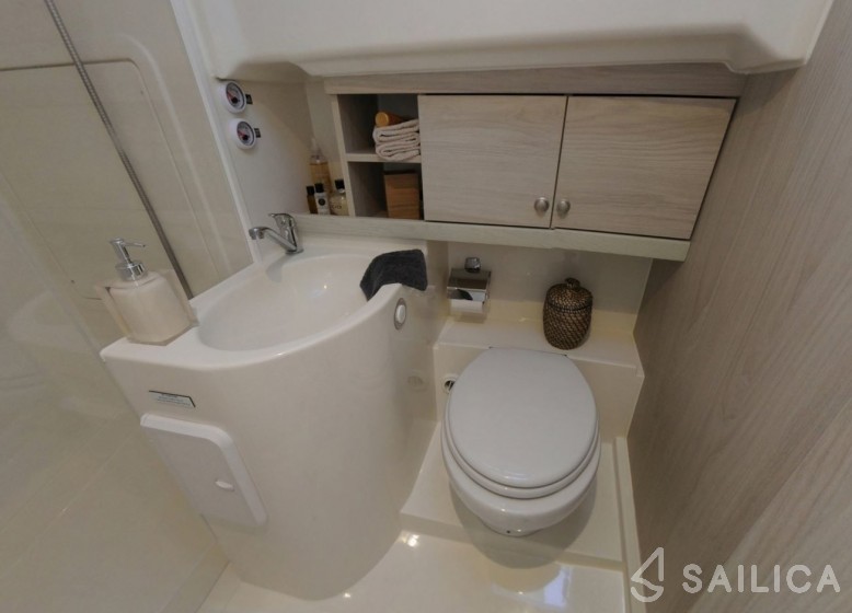 Le Boat Horizon 1 - Yacht Charter Sailica