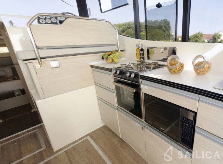 Le Boat Horizon 2 - Yacht Charter Sailica