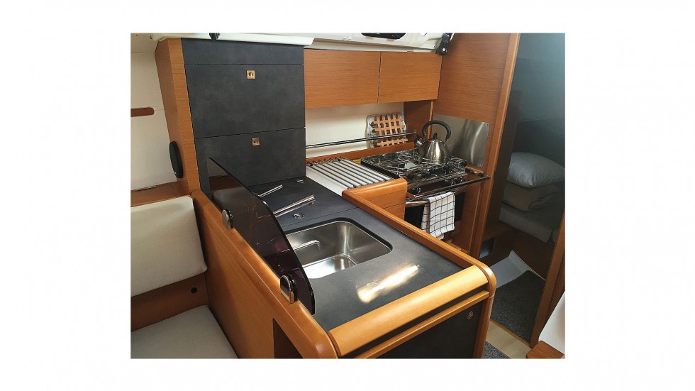 Sun Odyssey 34 - Yacht Charter Sailica