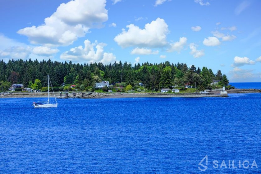 Mainship 430 - Yacht Charter Sailica