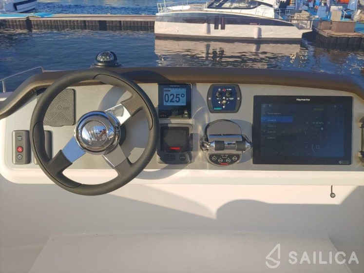 Bali 4.3 MY - Photo #43 Bali 4.3 MY - Yacht Charter Sailica