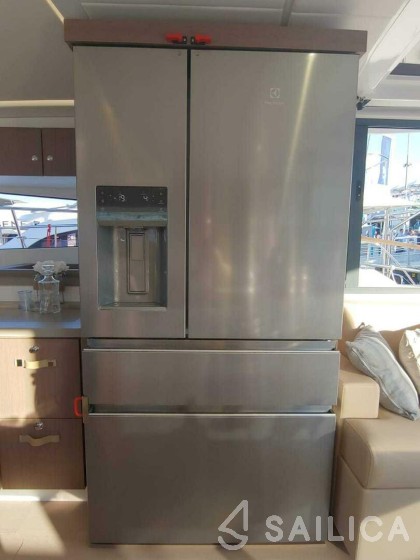 Bali 4.3 MY - Photo #51 Bali 4.3 MY - Yacht Charter Sailica