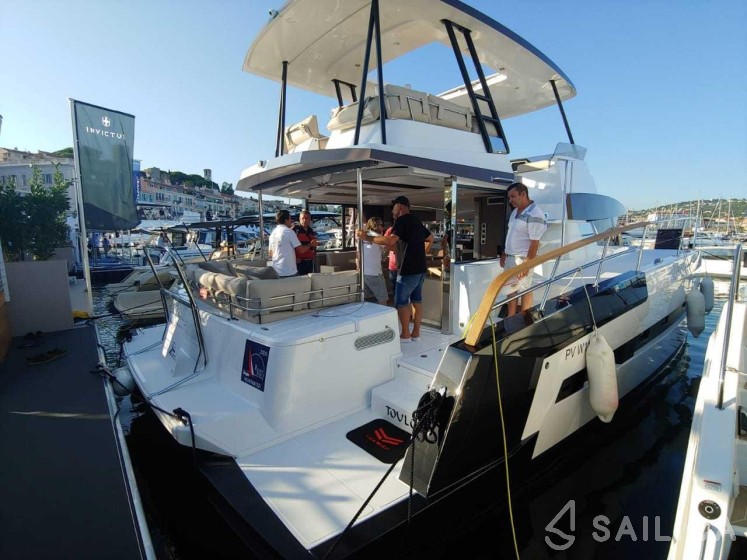 Bali 4.3 MY - Photo #40 Bali 4.3 MY - Yacht Charter Sailica