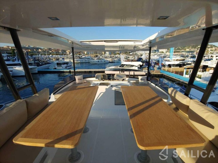 Bali 4.3 MY - Photo #42 Bali 4.3 MY - Yacht Charter Sailica