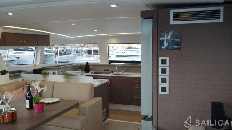 Bali 4.3 MY - Photo #46 Bali 4.3 MY - Yacht Charter Sailica