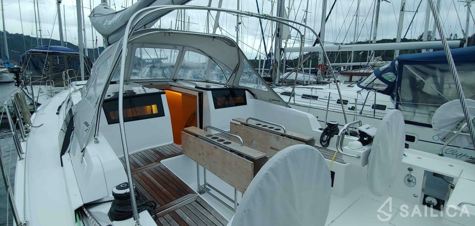 Elan GT5 - Photo #54 Elan GT5 - Yacht Charter Sailica