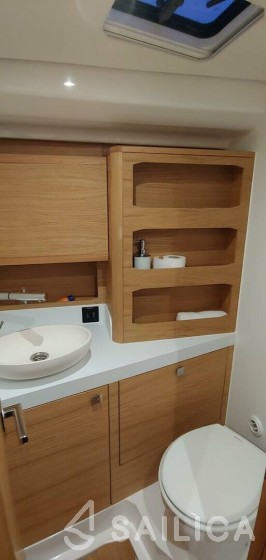 Elan GT5 - Photo #58 Elan GT5 - Yacht Charter Sailica