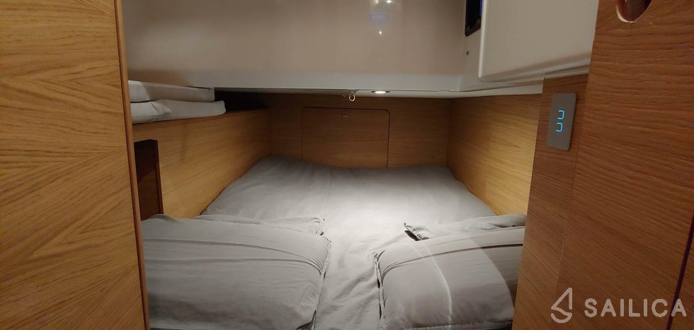 Elan GT5 - Photo #62 Elan GT5 - Yacht Charter Sailica