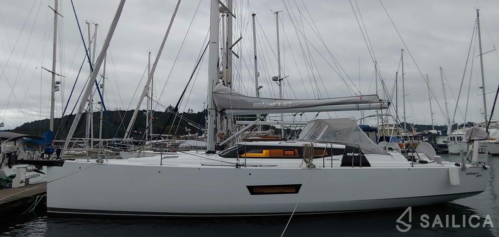 Elan GT5 - Photo #53 Elan GT5 - Yacht Charter Sailica