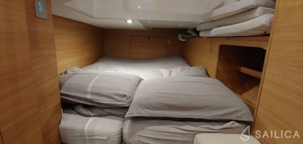 Elan GT5 - Photo #63 Elan GT5 - Yacht Charter Sailica