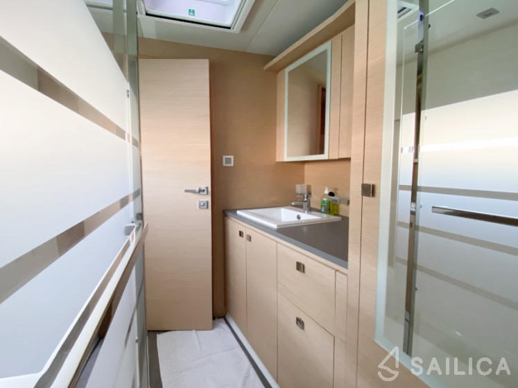 MY40 - Yacht Charter Sailica