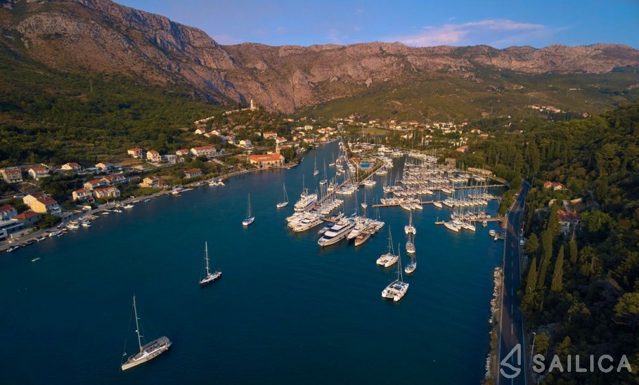 Sun Odyssey 389 - Yacht Charter Sailica