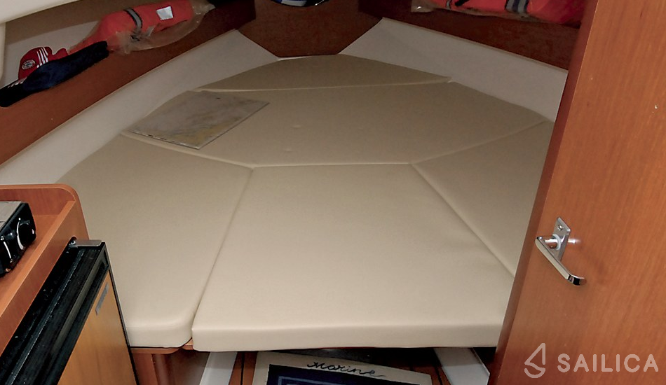 Cap Camarat 7.5 WA - Yacht Charter Sailica