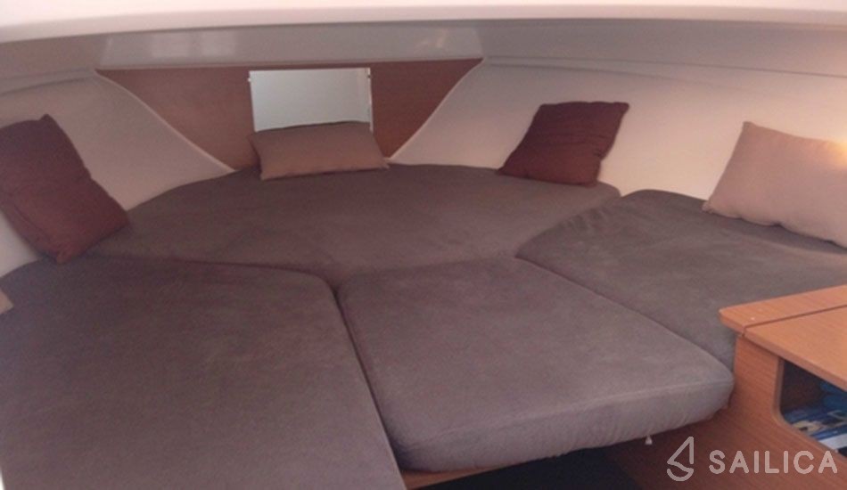 Cap Camarat 650 - Yacht Charter Sailica