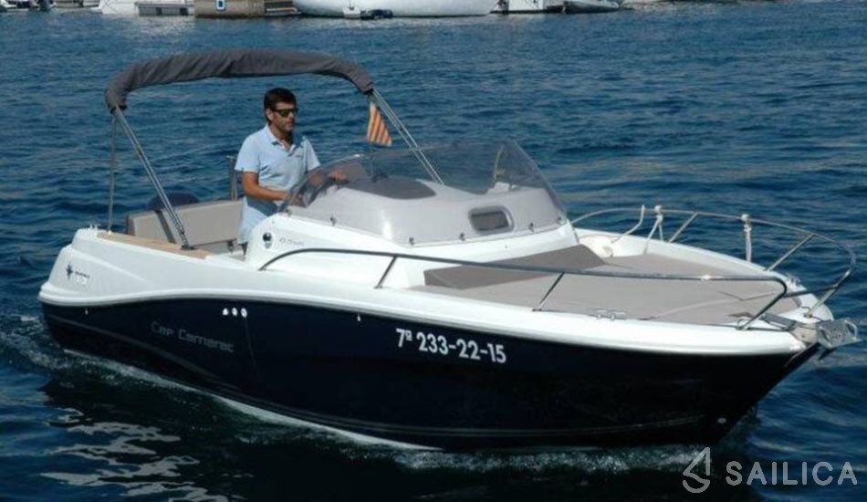 Cap Camarat 650 - Yacht Charter Sailica