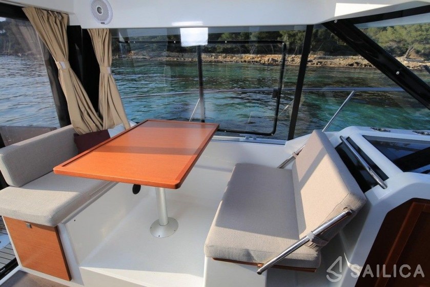 Merry Fisher 895 - Yacht Charter Sailica
