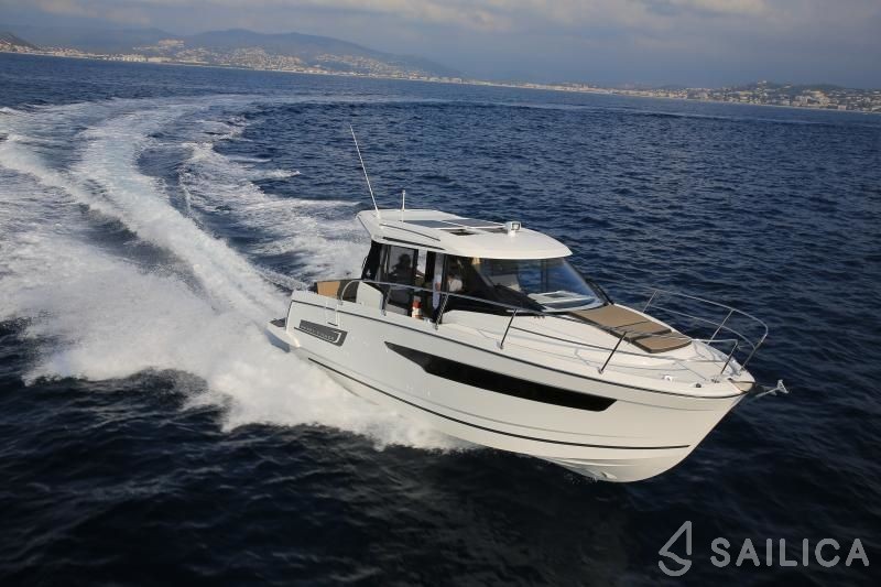 Merry Fisher 895 - Yacht Charter Sailica