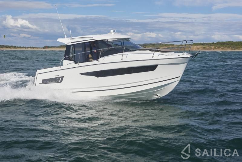 Merry Fisher 895 - Yacht Charter Sailica