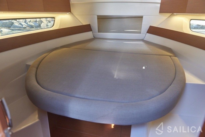 Merry Fisher 895 - Yacht Charter Sailica