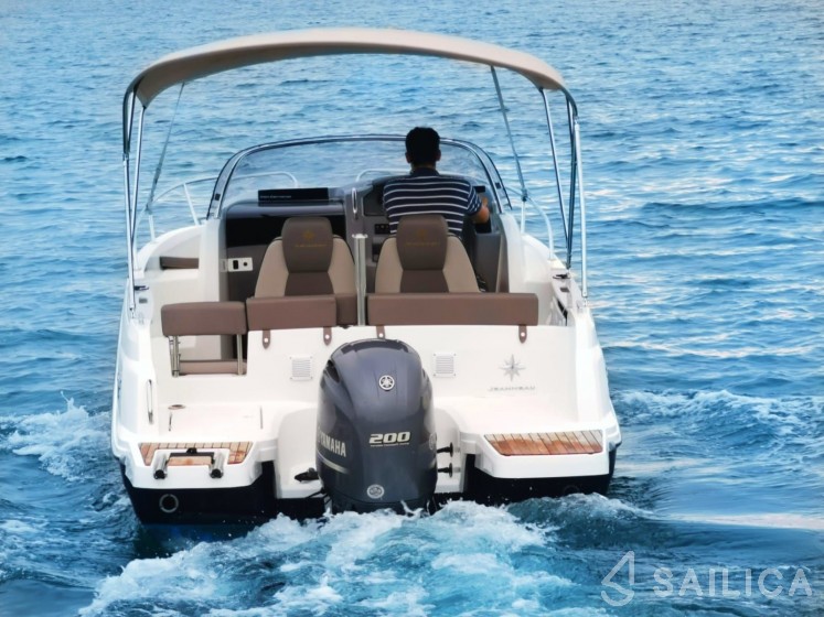 Cap Camarat 650 - Yacht Charter Sailica