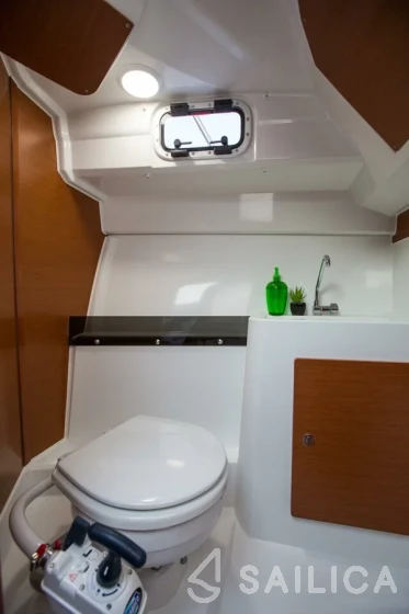 Merry Fisher 795 - Yacht Charter Sailica