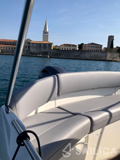Prince 555 - Yacht Charter Sailica