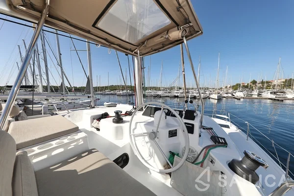 Bali Catspace - Yacht Charter Sailica