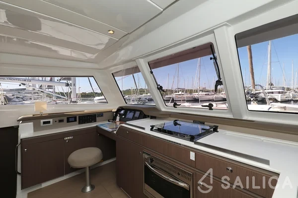 Bali Catspace - Yacht Charter Sailica