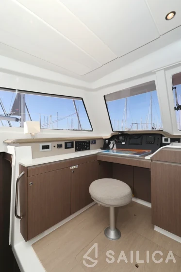 Bali Catspace - Yacht Charter Sailica