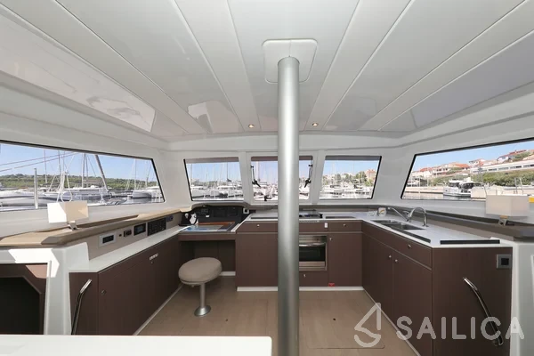 Bali Catspace - Yacht Charter Sailica