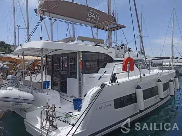 Bali Catspace - Yacht Charter Sailica