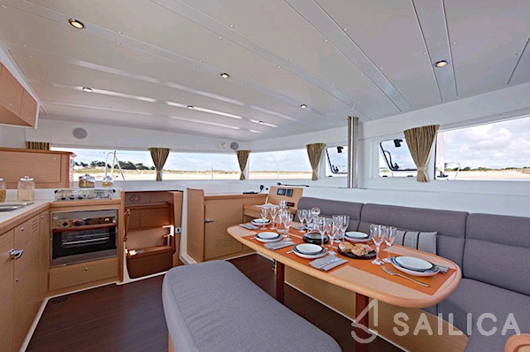 Lagoon 42 - 4 + 2 cab. - Yacht Charter Sailica