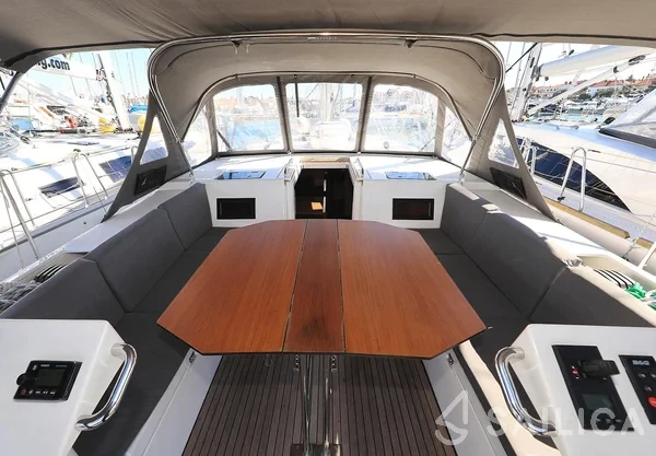 Bavaria C45 Holiday - Yacht Charter Sailica
