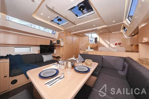 Bavaria C45 Holiday - Yacht Charter Sailica