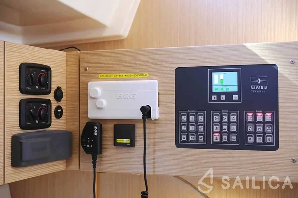 Bavaria C45 Holiday - Yacht Charter Sailica