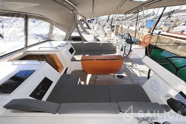 Bavaria C45 Holiday - Yacht Charter Sailica