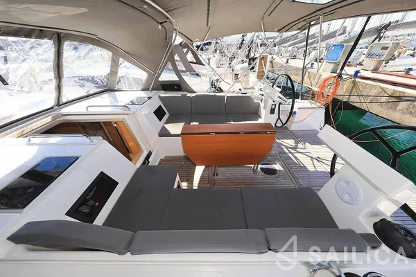 Bavaria C45 Holiday - Yacht Charter Sailica