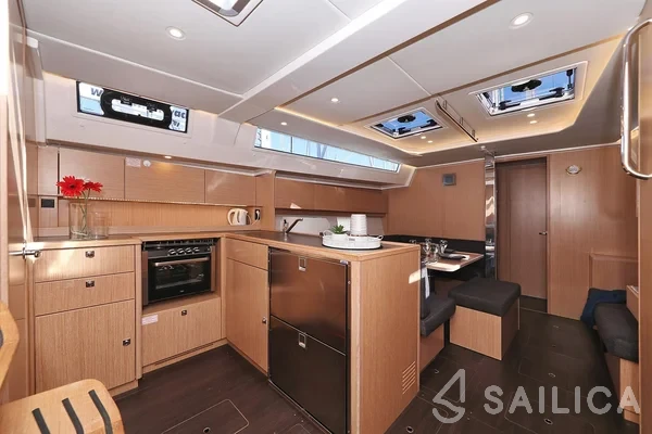 Bavaria C45 Holiday - Yacht Charter Sailica