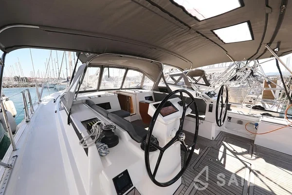 Bavaria C45 Holiday - Yacht Charter Sailica