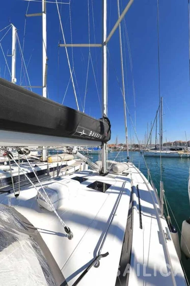 Bavaria C45 Holiday - Yacht Charter Sailica