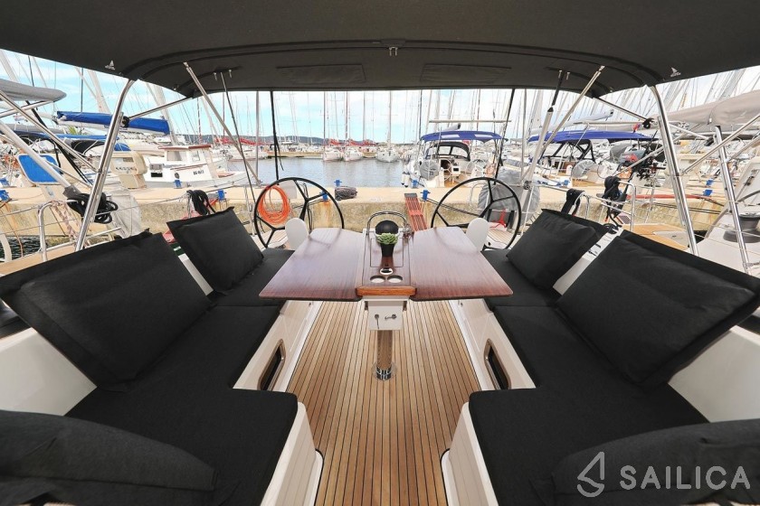Bavaria 46 Cruiser - Yacht Charter Sailica