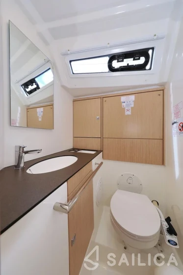 Bavaria 46 Cruiser - Yacht Charter Sailica