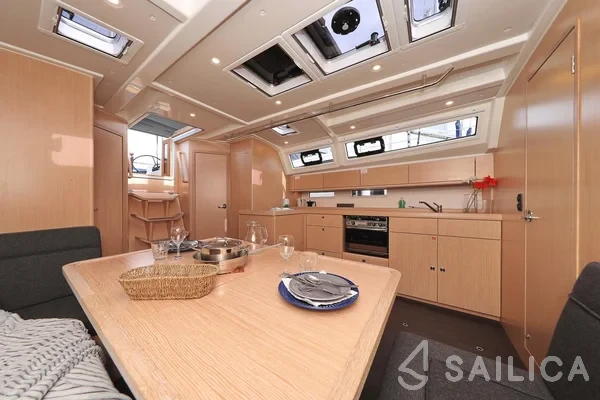 Bavaria 46 Cruiser - Yacht Charter Sailica