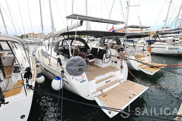 Bavaria 46 Cruiser - Yacht Charter Sailica
