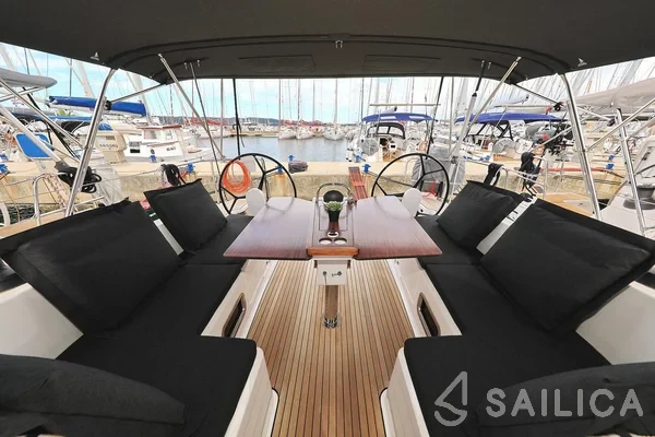 Bavaria 46 Cruiser - Yacht Charter Sailica