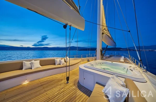 Gulet - Yacht Charter Sailica