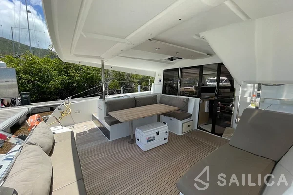 Lucia 40 - Yacht Charter Sailica