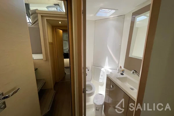Lucia 40 - Yacht Charter Sailica