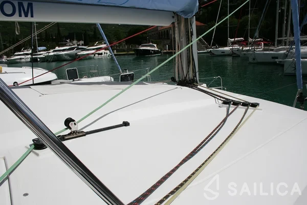 Lucia 40 - Yacht Charter Sailica